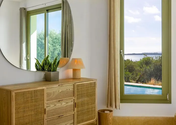 Вилла Serene With Stunning Sea Views - 1 Bedroom & Plunge Pool